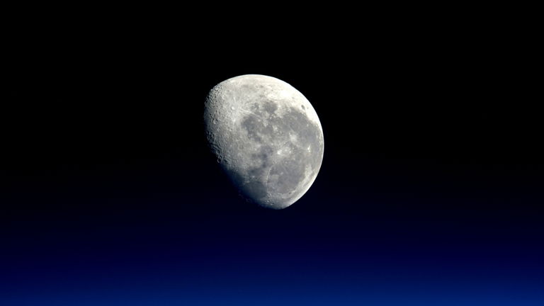 China quiere construir un telescopio en la cara oculta de la Luna. Tendrá 7.200 antenas y una importante misión