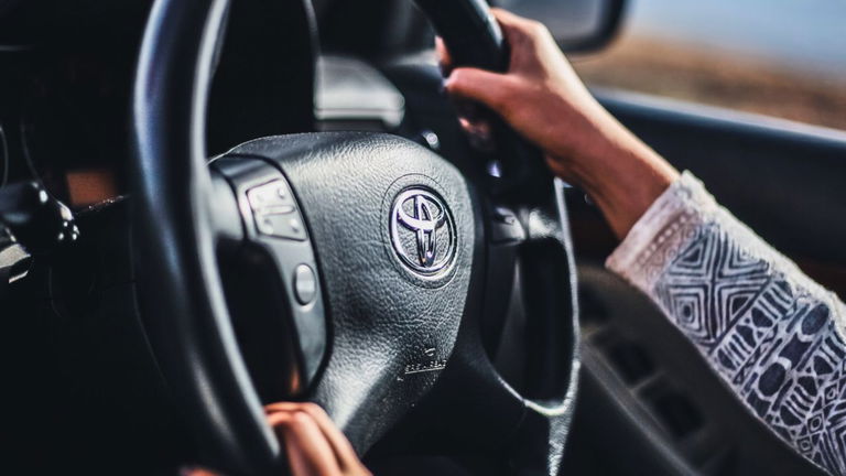 Toyota se interesa por la experiencia sin conductor: se asocia con Waymo para acelerar la transición a los coches autónomos