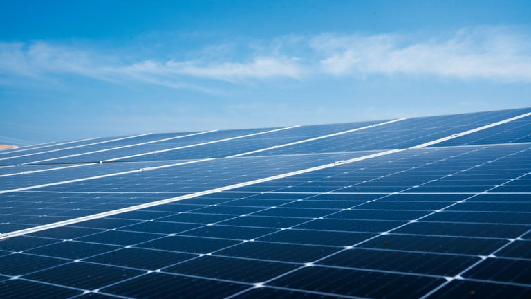 La producción energética de las placas solares consigue un nuevo récord: nunca antes habían generado tanto