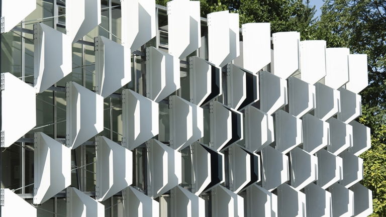 La arquitectura está viva en Alemania: así es la fachada que se mueve con el sol y el viento