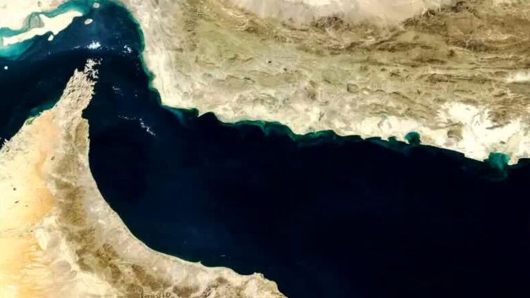 Esto es lo que se viene después de que Irán cierre el estrecho de Ormuz: será mejor que llenes el depósito de tu coche