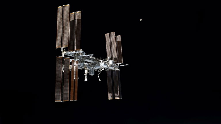 La Estación Espacial Internacional tiene una fuga, pero la NASA no quiere decir nada. ¿Qué está pasando allí arriba?
