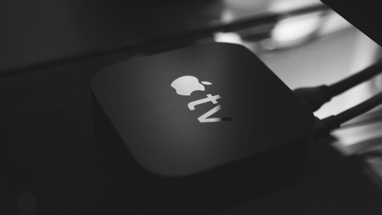 El lado menos oscuro de la pantalla: por qué el Apple TV es el refugio (casi) seguro frente al espionaje digital