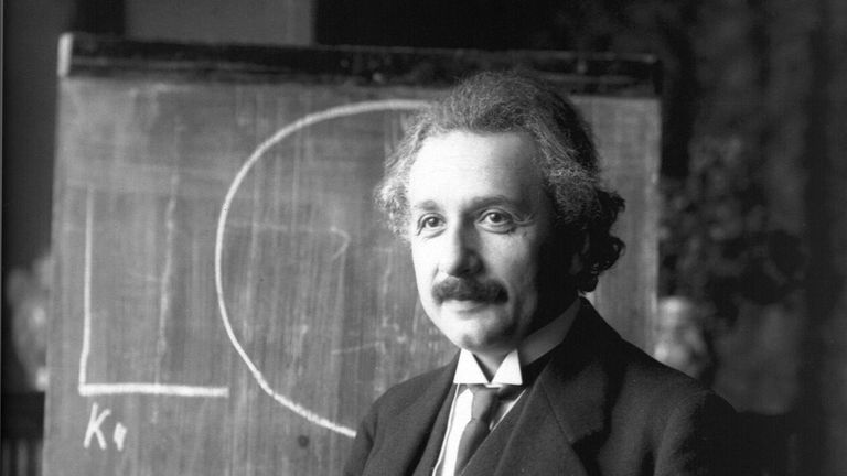 Este problema matemático tenía 120 años y acaba de resolverse en Sevilla. El problema es que se ha cuestionado a Albert Einstein