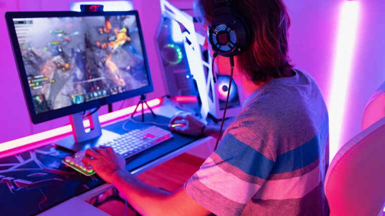 YouTube aumenta la edad mínima para poder hacer streaming. Los menores podrían tener problemas