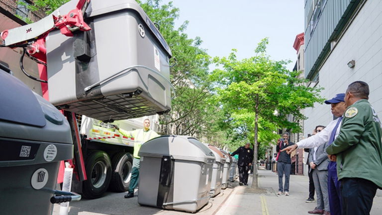 Nueva York estrena la "Revolución de la Basura": quiere acabar con las ratas con los contenedores de toda la vida