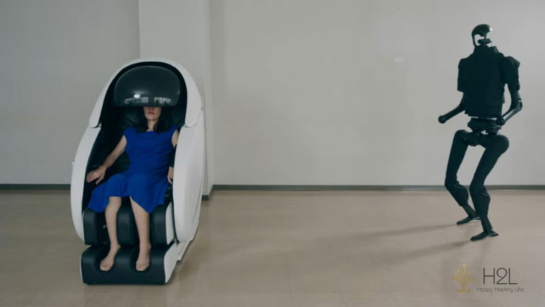 Este robot humanoide recibirá todas tus órdenes: solo necesitarás controlarlo con tu mente