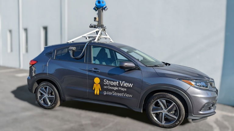 Este argentino ha sacado a Google más de 12 mil dólares. El coche de Street View lo pilló como Dios lo trajo al mundo
