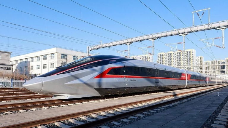 China presenta su nuevo tren bala: es de última generación y circula a más de 400 kilómetros por hora