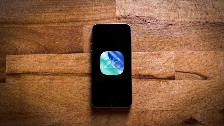 Apple demanda a este YouTuber: su delito fue filtrar el nuevo software de iOS 26