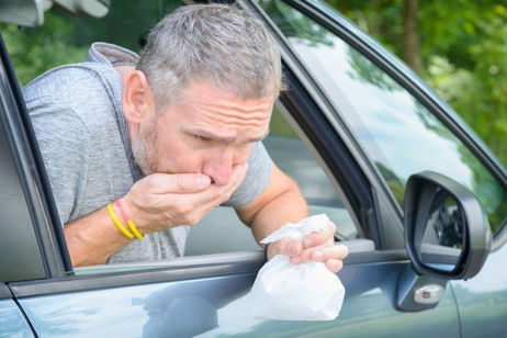Los coches eléctricos tienen un nuevo problema no relacionado con sus baterías: las personas a bordo se marean más