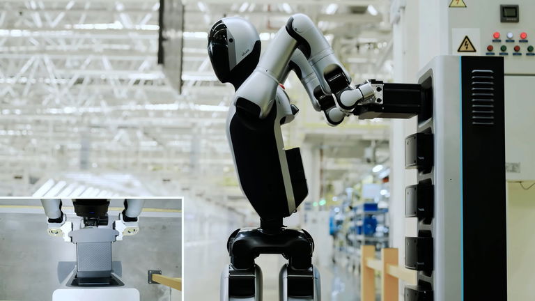 Walker S2, el robot humanoide chino capaz de cambiar sus propias baterías mientras te tomas un café