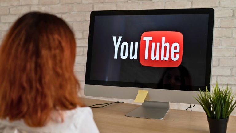 YouTube está usando inteligencia artificial para determinar si eres mayor de edad... basándose en los vídeos que ves