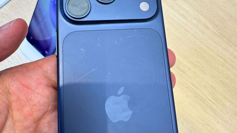 Los iPhone 17 Pro son “un imán para los arañazos”. Es el precio a pagar por volver al aluminio anodizado