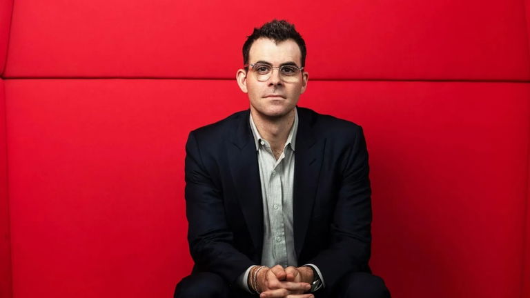 Adam Mosseri, director de Instagram, desmiente que la red social use el micrófono del móvil para espiar: "Sería una grave violación de la privacidad"