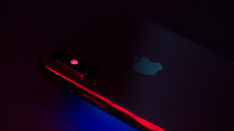 Apple aumenta la recompensa por encontrar exploits importantes: esto es lo que podrías ganar si lo haces