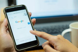 Google Chrome devora la batería del iPhone más rápido que Safari. La culpa es de todas las funciones extra que tiene