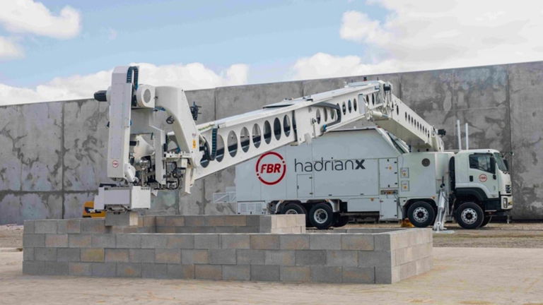 Los albañiles podrían perder pronto su trabajo: este robot es capaz de montar paredes sin ayuda de nadie