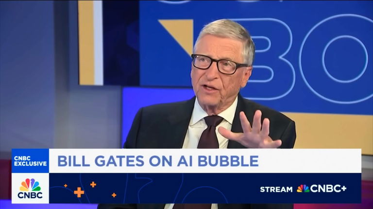 Bill Gates, fundador de Microsoft, cree que la IA es una burbuja similar a la de las puntocom: "Hay un montón de estas inversiones que serán callejones sin salida"