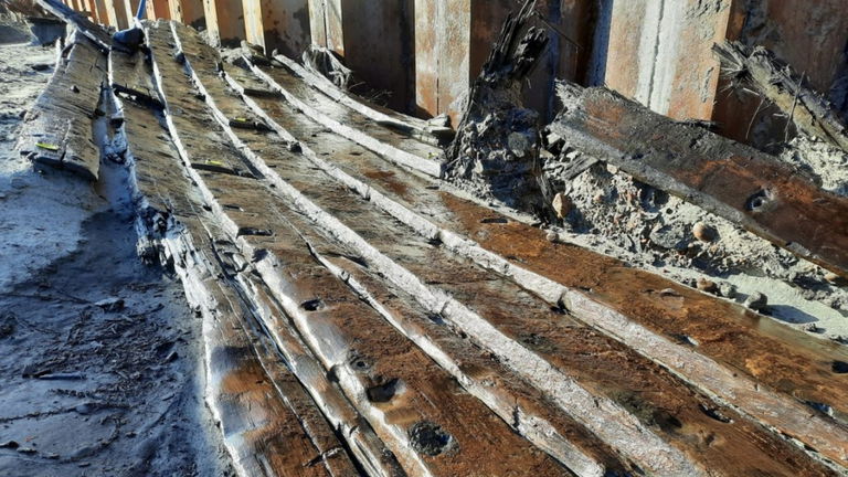 Un grupo de obreros se da de bruces con varios naufragios de hace siglos: es un hallazgo muy importante