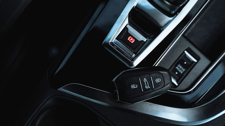 Los coches sin llave también son vulnerables a los robos: los ladrones usan este dispositivo de varios miles de euros para «birlarlos»