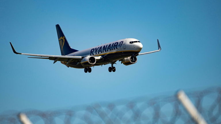 Ryanair quiere obligarte a que descargues su app y ya no tendrá billetes impresos