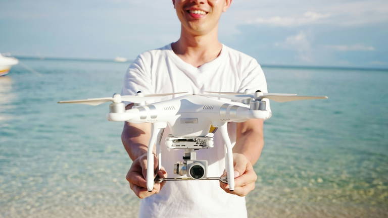 China cambia radicalmente sus leyes con los drones: ahora serán tratados como aeronaves corrientes