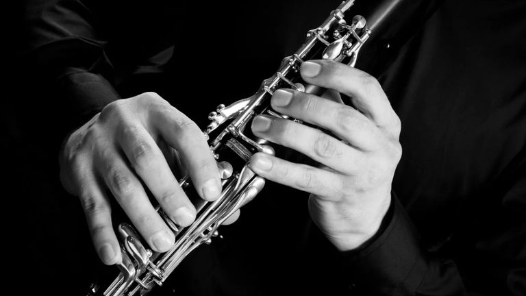 La inteligencia artificial ha identificado mal un "arma" en este colegio. No era tal, sino un instrumento musical