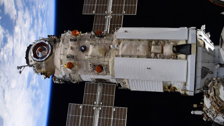 Rusia ha decidido construir su propia estación espacial, pero el proyecto pasa de ser futurista a un reciclaje de emergencia