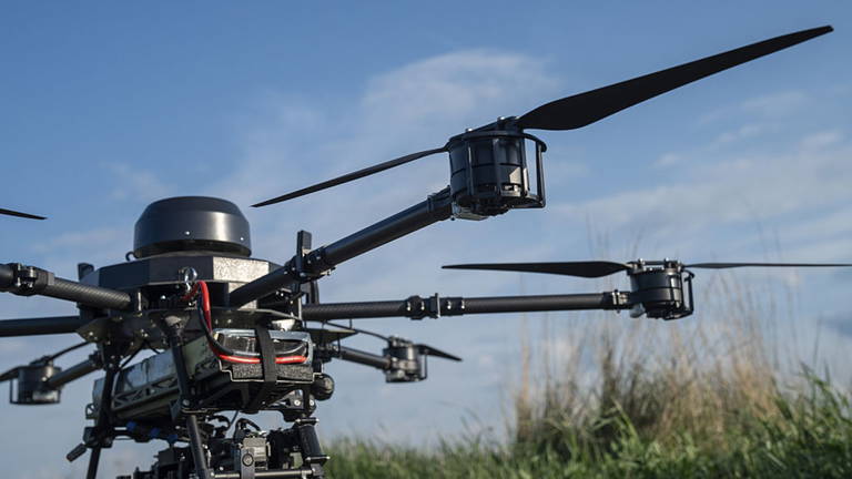 Renault pasa de los coches a los drones: fabricará aviones no tripulados para misiones militares