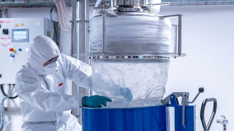 Científicos alemanes de BMW consiguen crear un proceso de reciclaje único para las baterías