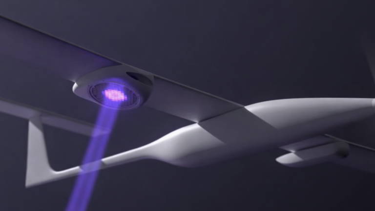 Esta tecnología promete drones con vuelos infinitos: así funciona la recarga por láser a kilómetros de distancia