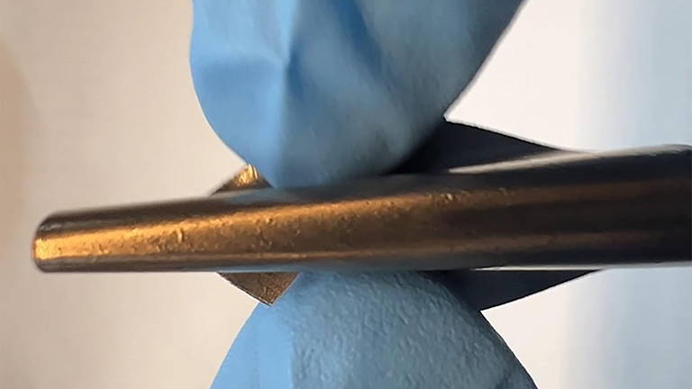 Las baterías dan un salto gracias a los nanomateriales: son más pequeñas que un cabello humano