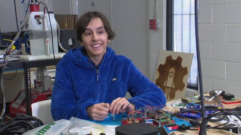 Un estudiante de solo 12 años aspira al récord Guinness por su proyecto de fusión nuclear