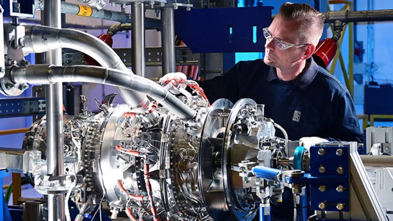 Rolls-Royce se pasa a los motores híbridos pretende reducir las emisiones de la aviación con este diseño