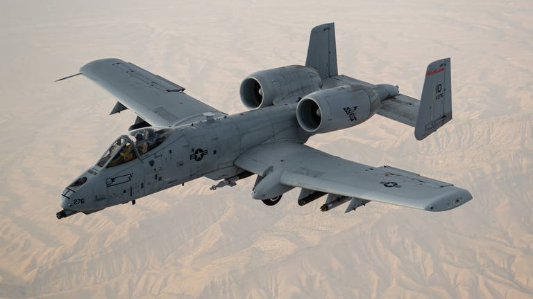 Estados Unidos publica imágenes del A-10 Warthog y confirma los ataques nocturnos de los B-52