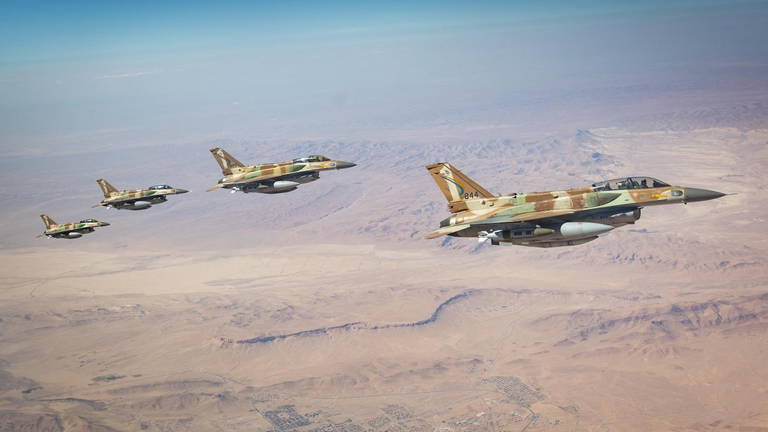 Los F-16 utilizados por Israel usarán en Irán una nueva y desconocida arma que pesa casi una tonelada