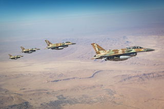 Los F-16 utilizados por Israel usarán en Irán una nueva y desconocida arma que pesa casi una tonelada