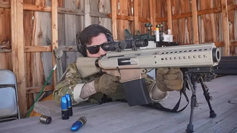 El Ejército de Estados Unidos prueba un prototipo de fusil lanzagranadas contra drones