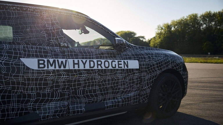 BMW impulsa los vehículos alternativos con su nuevo SUV con cámaras de hidrógeno a alta presión