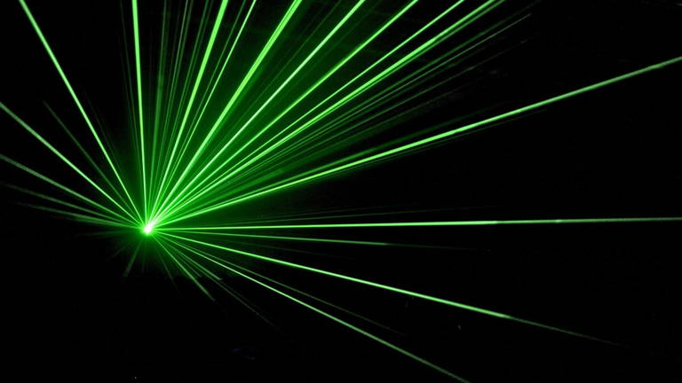 Esto es todo lo que pueden hacer los potentes megaláseres de 100 kW que han creado