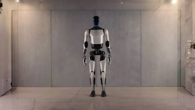 Elon Musk exhibe su robot Optimus en el maratón de Boston y logra una campaña mundial a coste cero