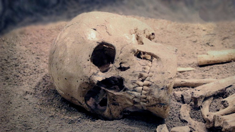 Analizan un esqueleto medieval y encuentran algo que no debería estar ahí