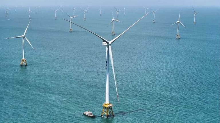 China instala el mayor aerogenerador flotante del mundo con capacidad para abastecer a 24.000 hogares