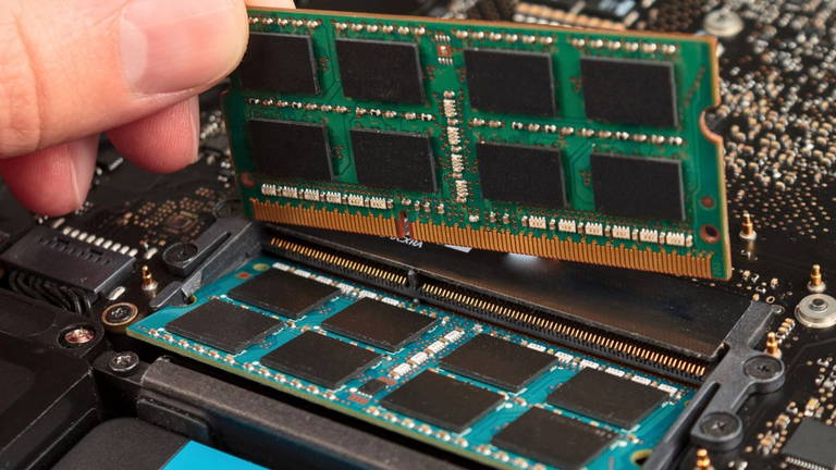 La nueva estafa RAMpocalíptica: memorias DDR5 falsas hechas de plástico y sin circuitos