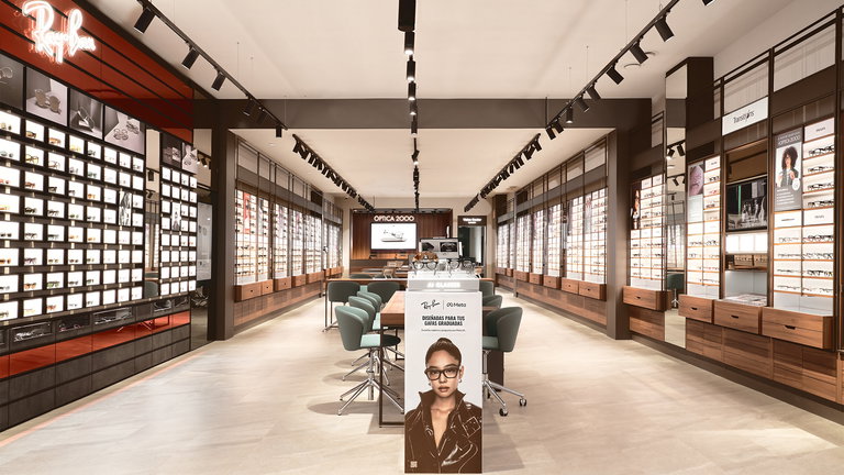 Optica2000 revoluciona su tienda en La Vaguada: Innovación y tecnología al servicio de la salud visual