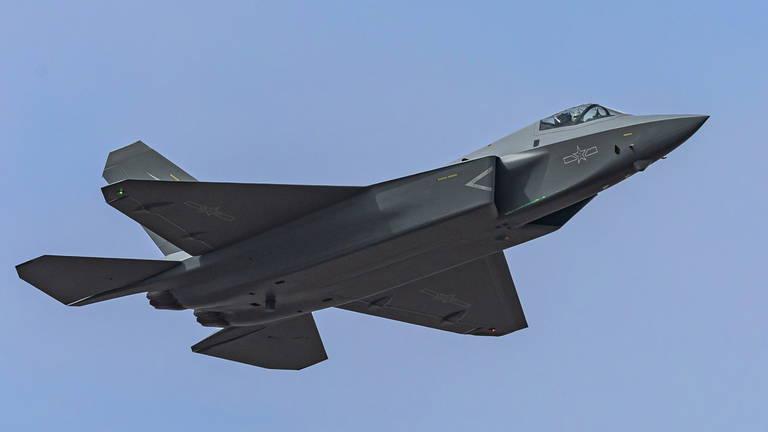 China ultima un misil furtivo indetectable para amenazar a los portaaviones de Estados Unidos en el Pacífico