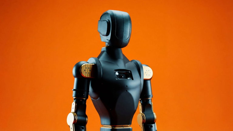 El mercado lanza el primer robot humanoide para montar en casa por el precio de un coche